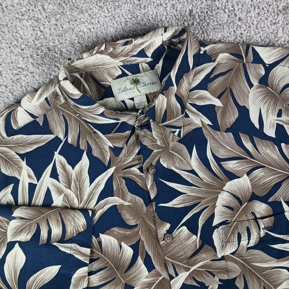 Vintage Island Shores Mens L 100% Rayon Blue Tan Tropical Pattern Hawaiian Shirt